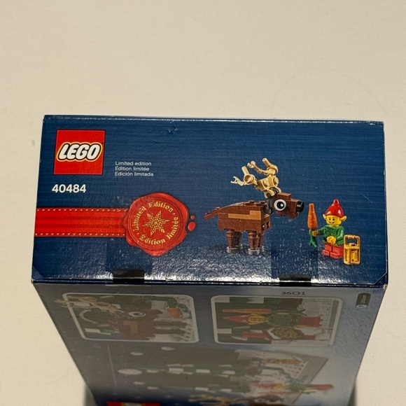 LEGO Holiday Scene with Green Trees and Brown Reindeer - Picture 7 of 9